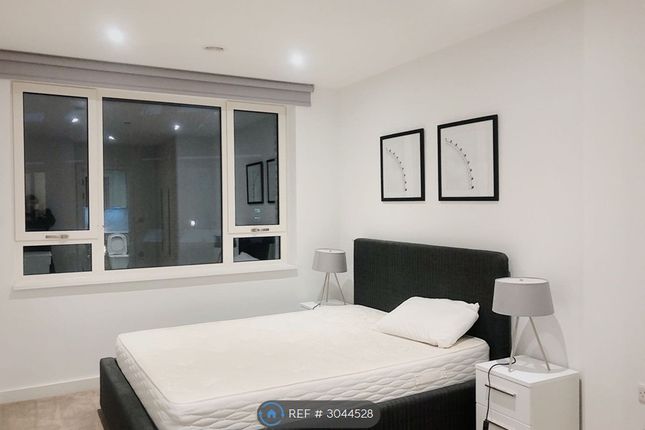 Apartment, Tarling House Walworth Square, London photo 2