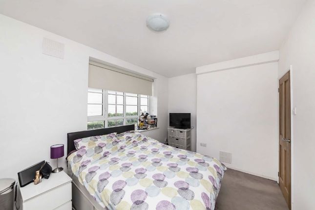 Carnwath Road, London photo 4