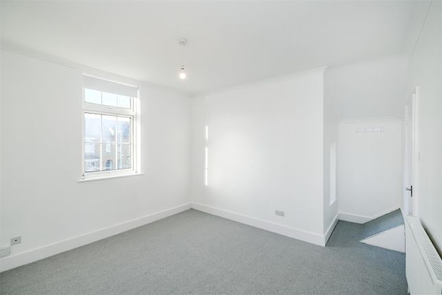 3A, Halstead Road, London photo 2