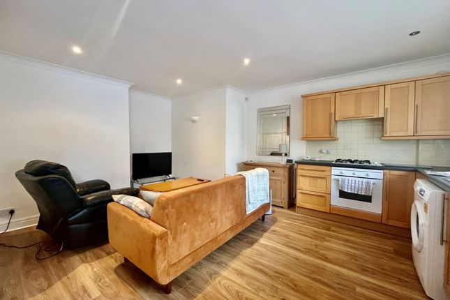 12b, Chapeltown, PUDSEY photo 2