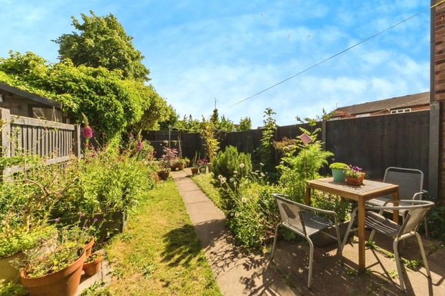 28, Randle Bennett Close, Cheshire photo 3