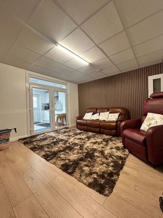 28 Carlisle Terrace, Bradford photo 5