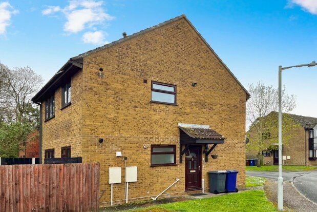 Flat to rent in Lapwing Court, Bury St. Edmunds
