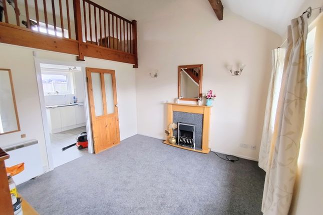 9, Logan Close, Wolverhampton photo 3