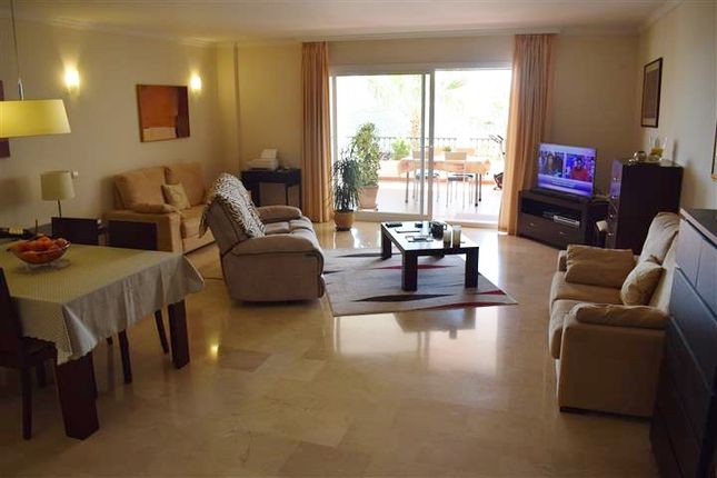 Thumbnail Apartment for sale in Palmeras De Calahonda, Calahonda, Málaga, Andalusia, Spain