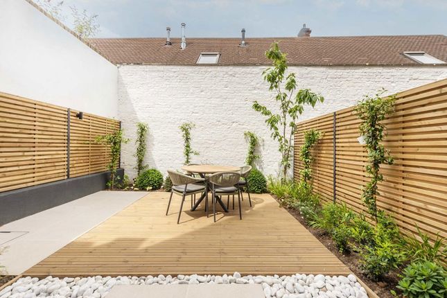 NY House 8, 262H, Knights Hill, London photo 3