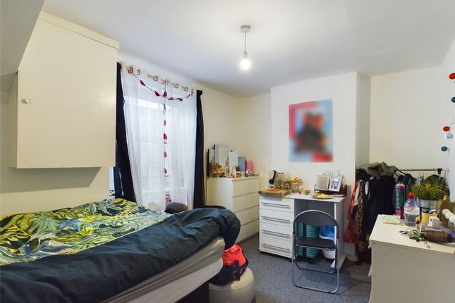 Terraced house to rent in Caledonian Road, Brighton