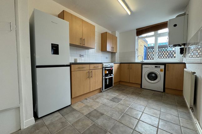 Flat to rent in Barns Road, Oxford