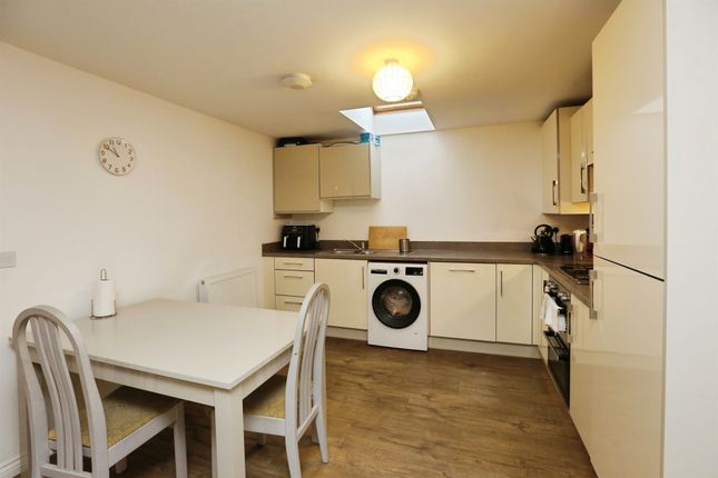 21, Bowers Drive, Southampton photo 4