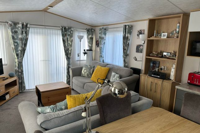 Carnaby Silverdale, Abergele photo 3