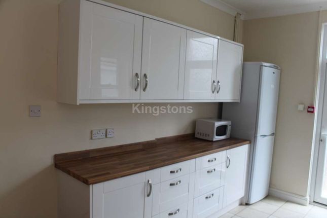 28, Mackintosh Place, Cardiff photo 4