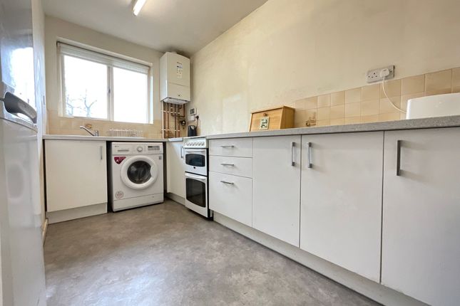 99 Cross Lane, Scarborough photo 3