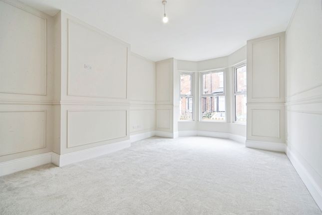 31, Sholebroke Mount, Leeds photo 3