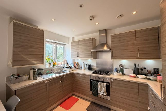 Flat 3, Honeysuckle Court, 15, Damson Way, Carshalton photo 3