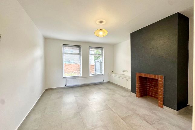 17 Fourth Avenue, Merthyr Tydfil photo 3