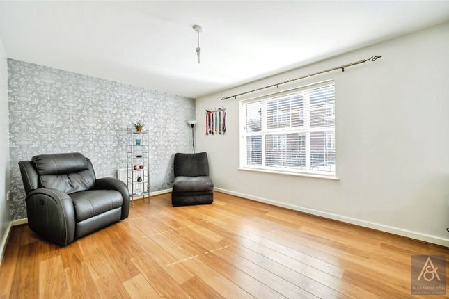57, Whitehead Way, Buckinghamshire photo 3