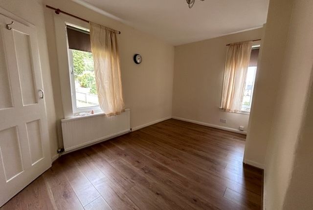 Flat to rent in Beechwood, Sauchie, Clackmannanshire