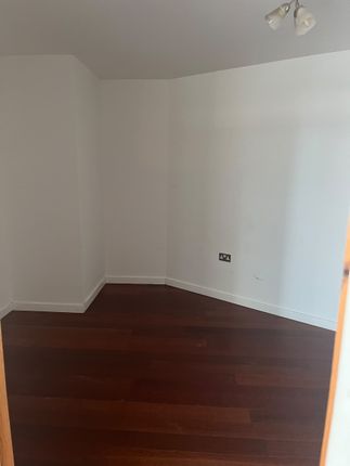 Apartment 302 Beetham Tower, Liverpool photo 5