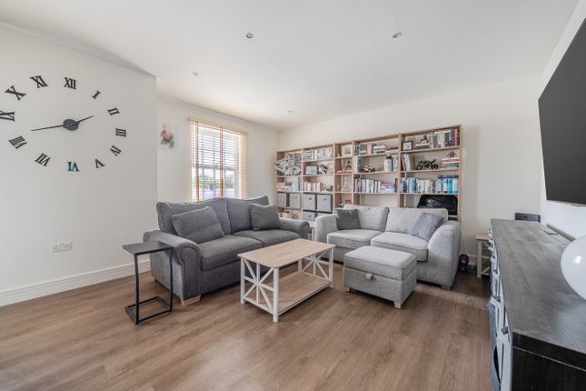 12, Amberley Court, Knowle photo 4