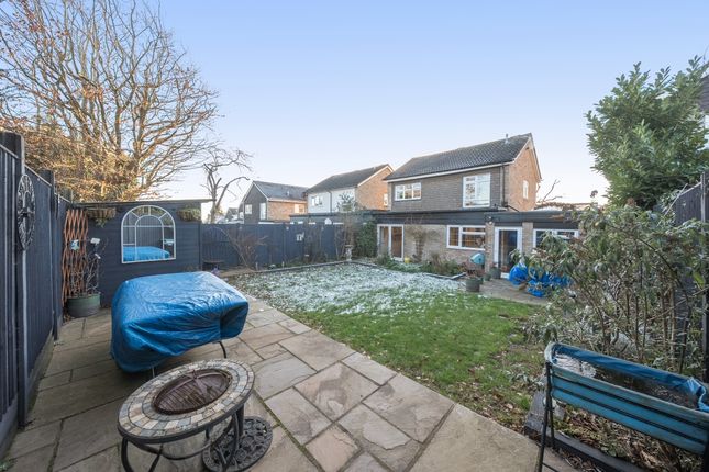 12, Coopers Meadow, St. Albans photo 2