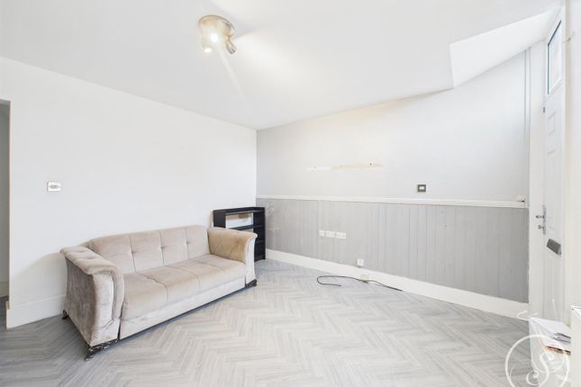 2A, Back Highthorne Street, Leeds photo 3