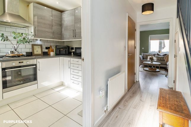 5, McCowen Close, Luton photo 4