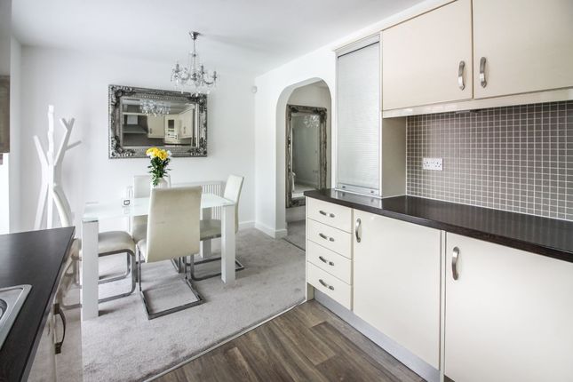 11 Viscount Drive, Manchester photo 5