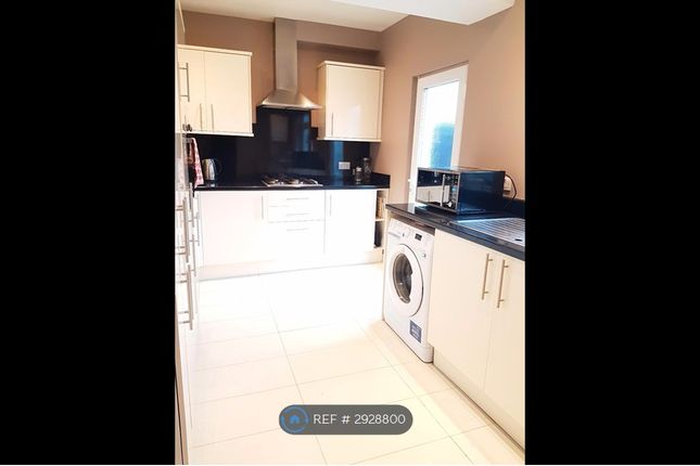 Lynwood Avenue, Langley, Slough photo 4