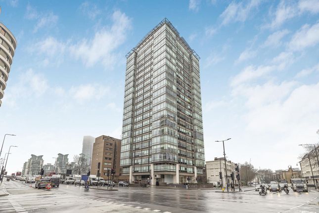 Flat 22, 152 Grosvenor Road, London photo 3