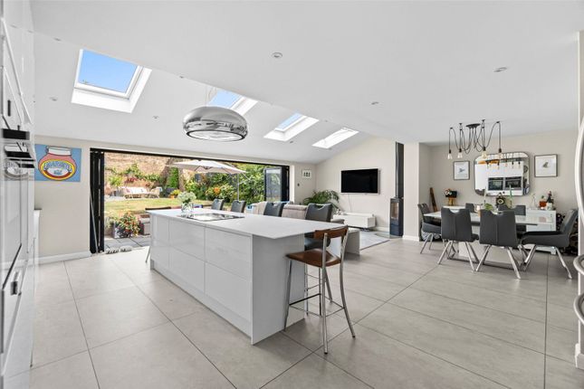 9, Elizabeth Gardens, Sunbury photo 4