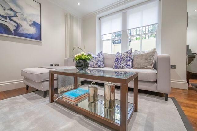 Thumbnail Flat to rent in Kensington Gardens Square, Bayswater