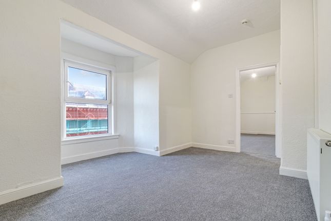 Flat to rent in Lord Street, Southport