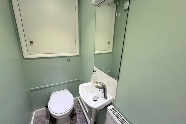 86, EASTBOURNE photo 4