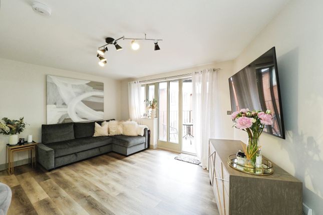 2-bed flat on Flat 9/Park Edge, Barrack Lane, Nottingham, £270,000