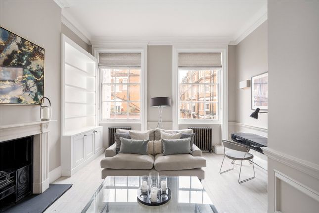 Flat for sale in Egerton Place, Chelsea