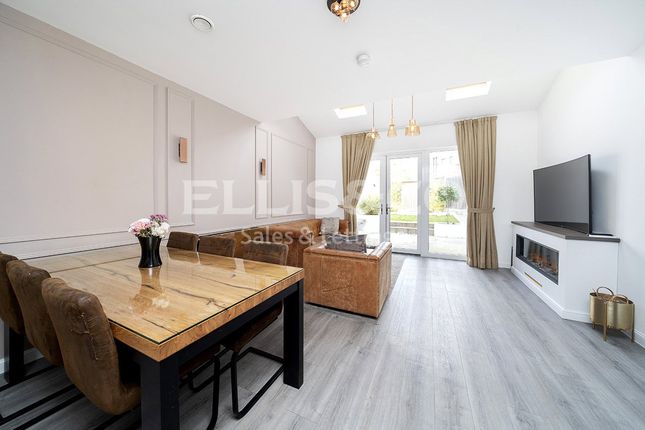 End terrace house for sale in Edgecumbe Avenue, London