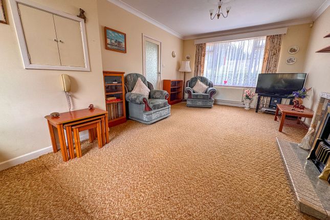 30, Cedar Drive, Wimborne photo 3