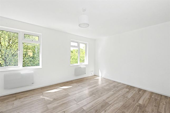 16, Milford Close, St. Albans photo 4