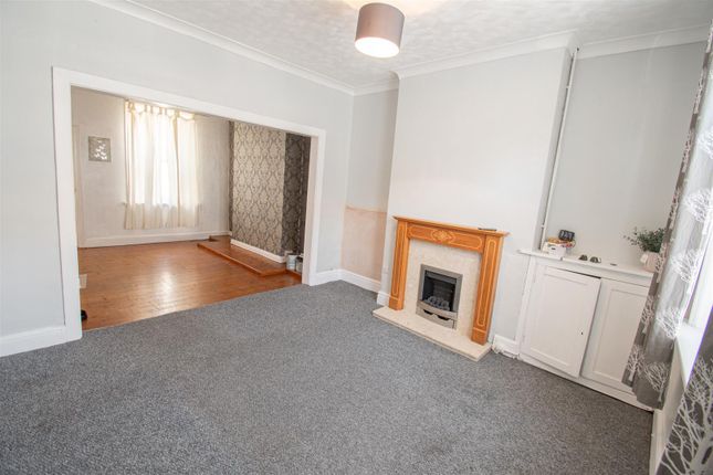 68, Queen Street, Barry photo 3
