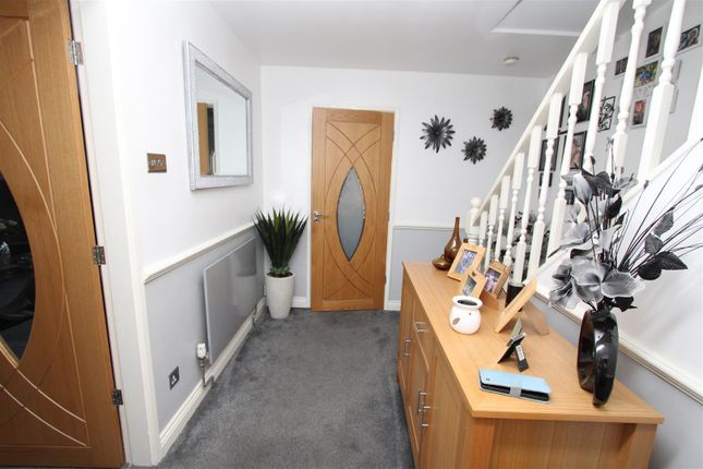 25, The Grove, Bradford photo 4