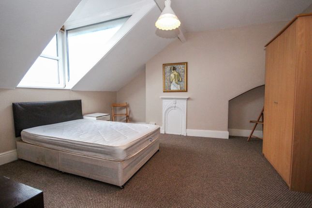 Flat E, York photo 4
