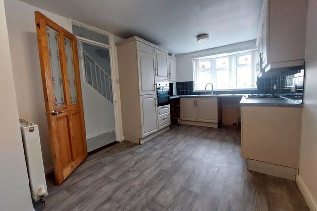 9 Staines Close, Hull photo 2