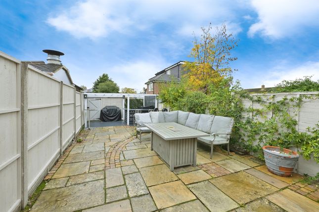 11, Macers Lane, Broxbourne photo 3