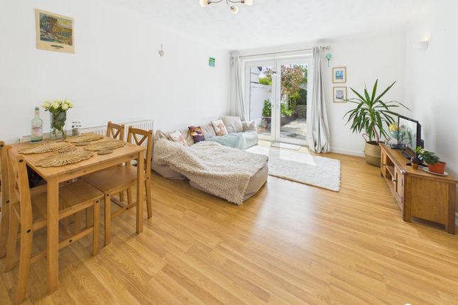 6, Arundel Court, Hayle photo 2
