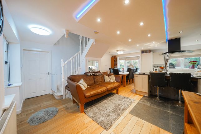 70 Barons Close, Leicester photo 4