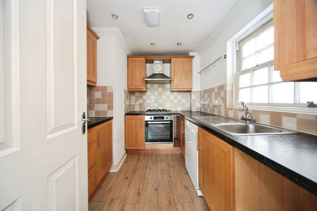 5, Swan Gardens, Dunstable photo 4
