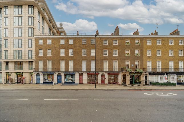 Flat to rent in Baker Street, London