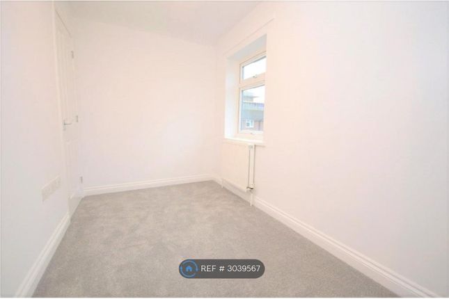 Beavers Crescent, Hounslow photo 5