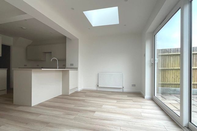 29, Grainger Walk, Tonbridge photo 4