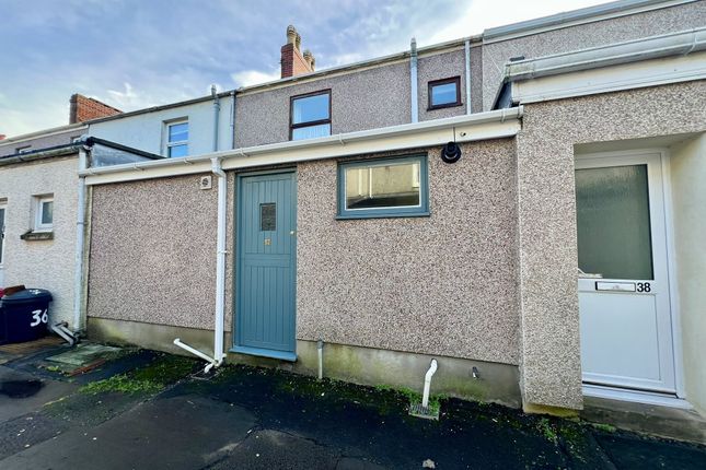 37, Gwendraeth Town, Kidwelly Carmarthenshire photo 3
